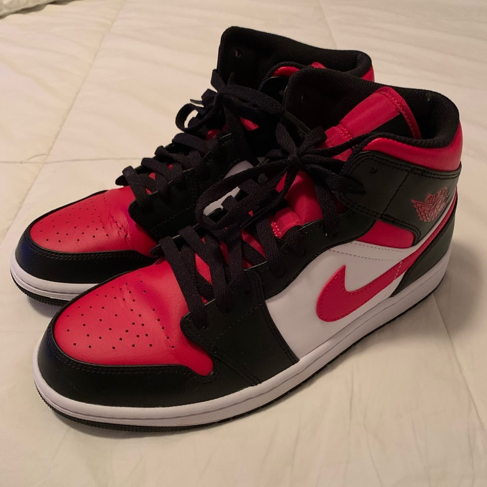 Jordan 1 Mid